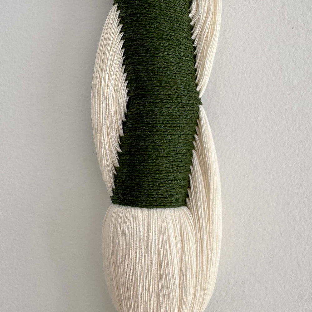 Aro Vera Escultura textil en bambú y algodón