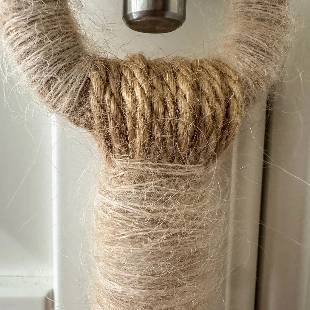 Borla Haizea. Adorno textil en yute y mohair Borla Haizea. Adorno textil en yute y mohair