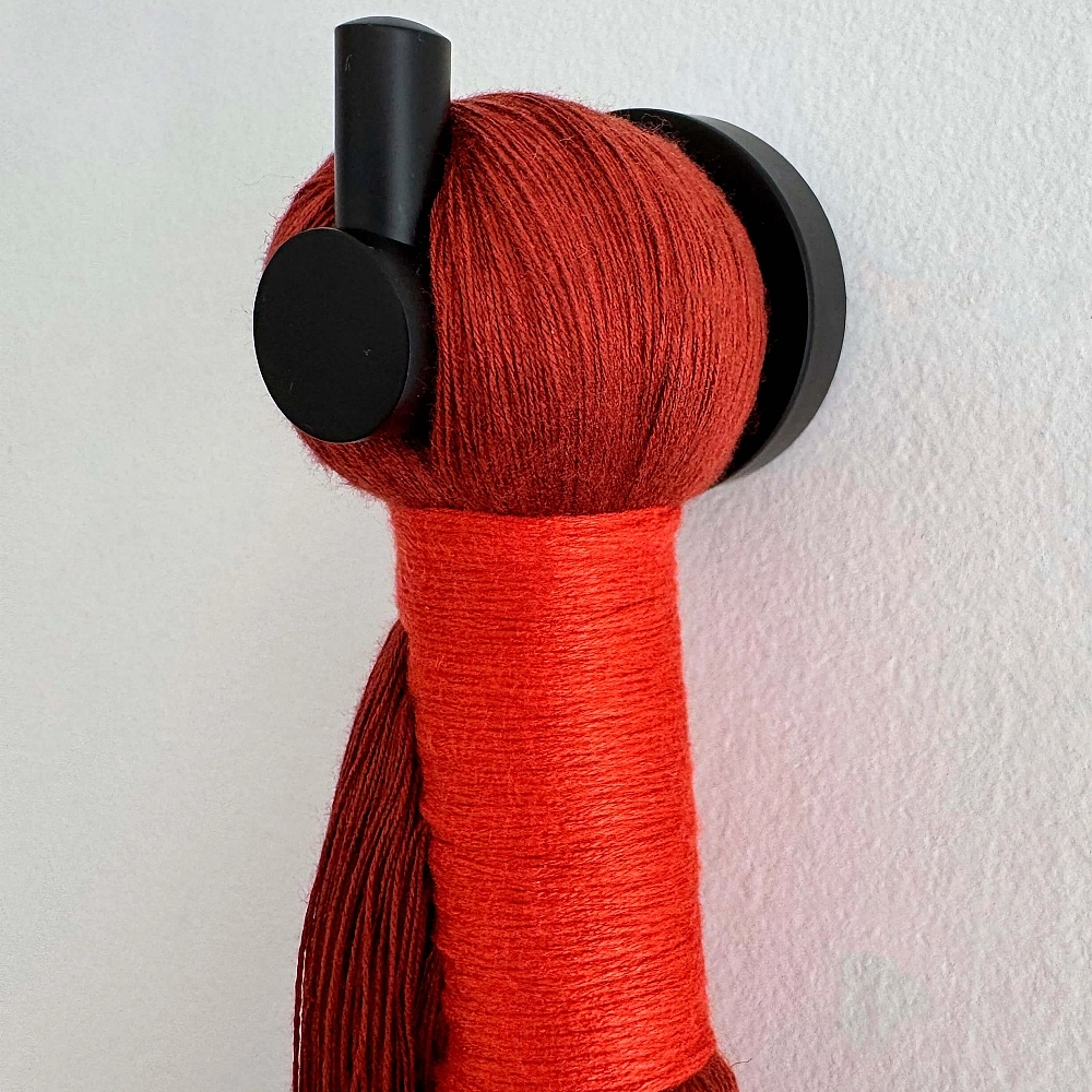 Coral I Sculpture textile murale en bambou et acier