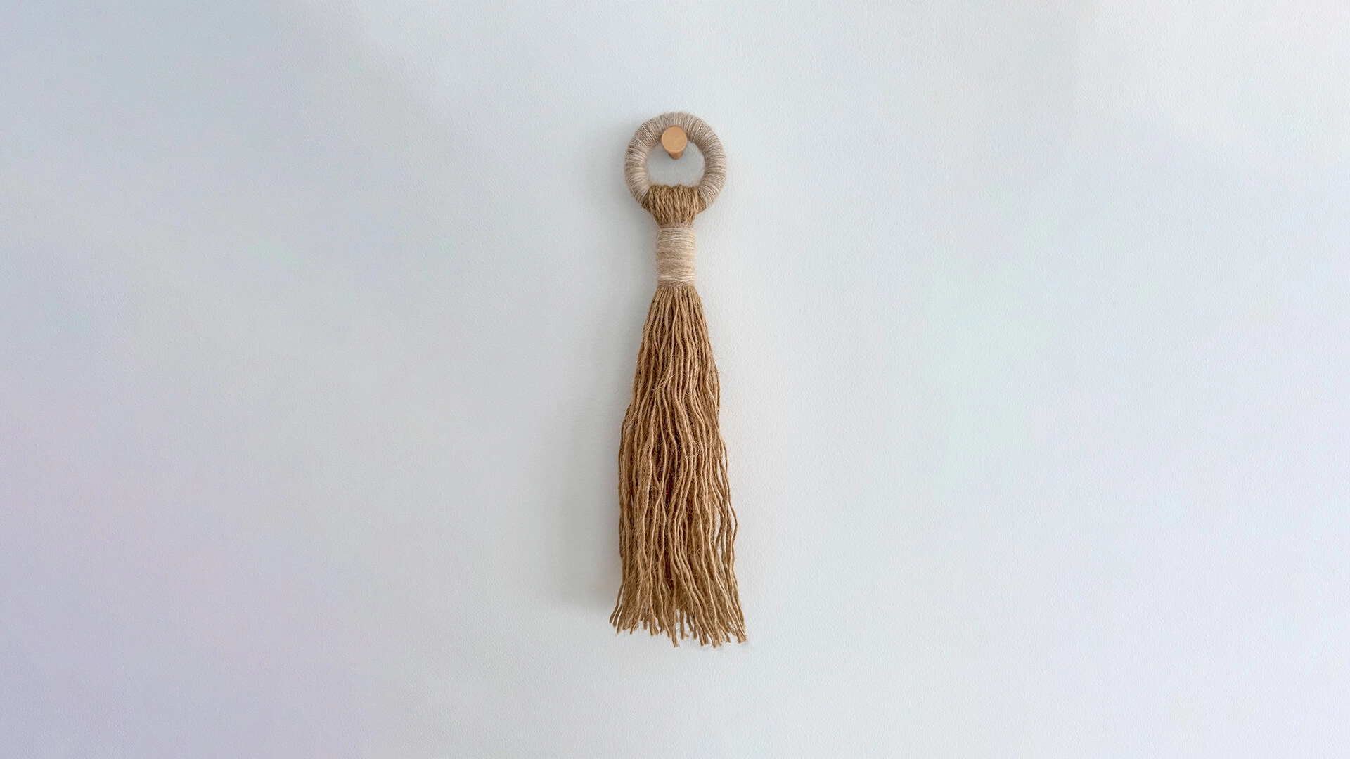 Haizea tassel Textile ornament in jute and mohair Haizea tassel Textile ornament in jute and mohair