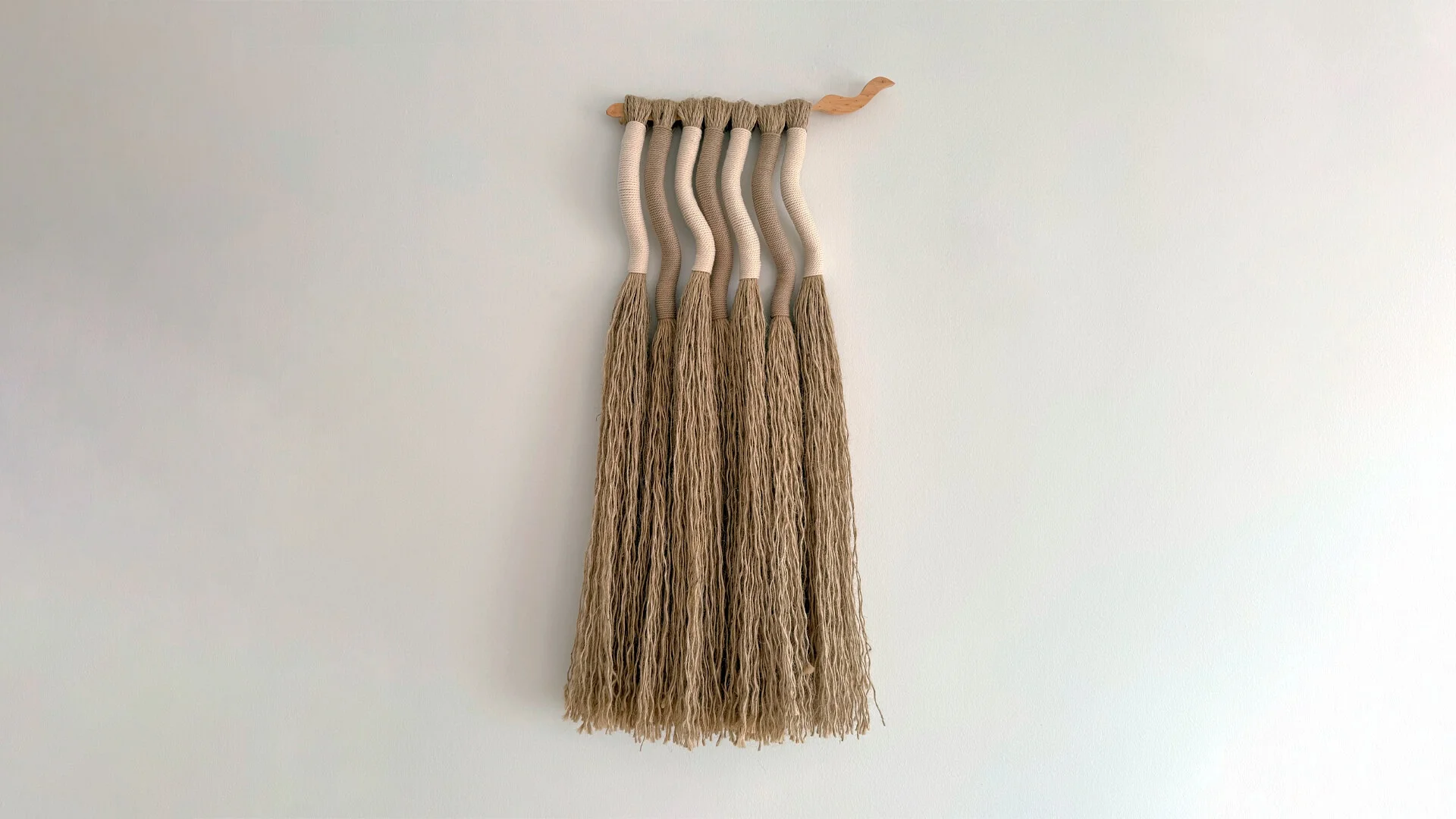 Haizea. Wall Hanging in jute and cotton