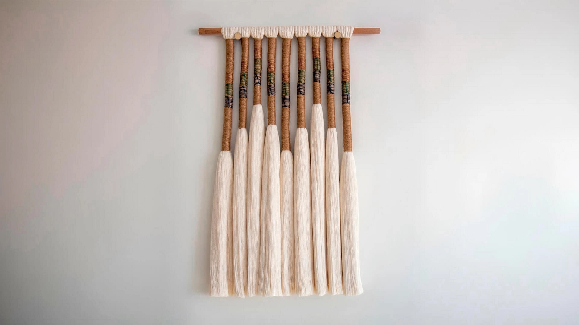 Lía Wall Hanging Artisanal tapestry in bamboo