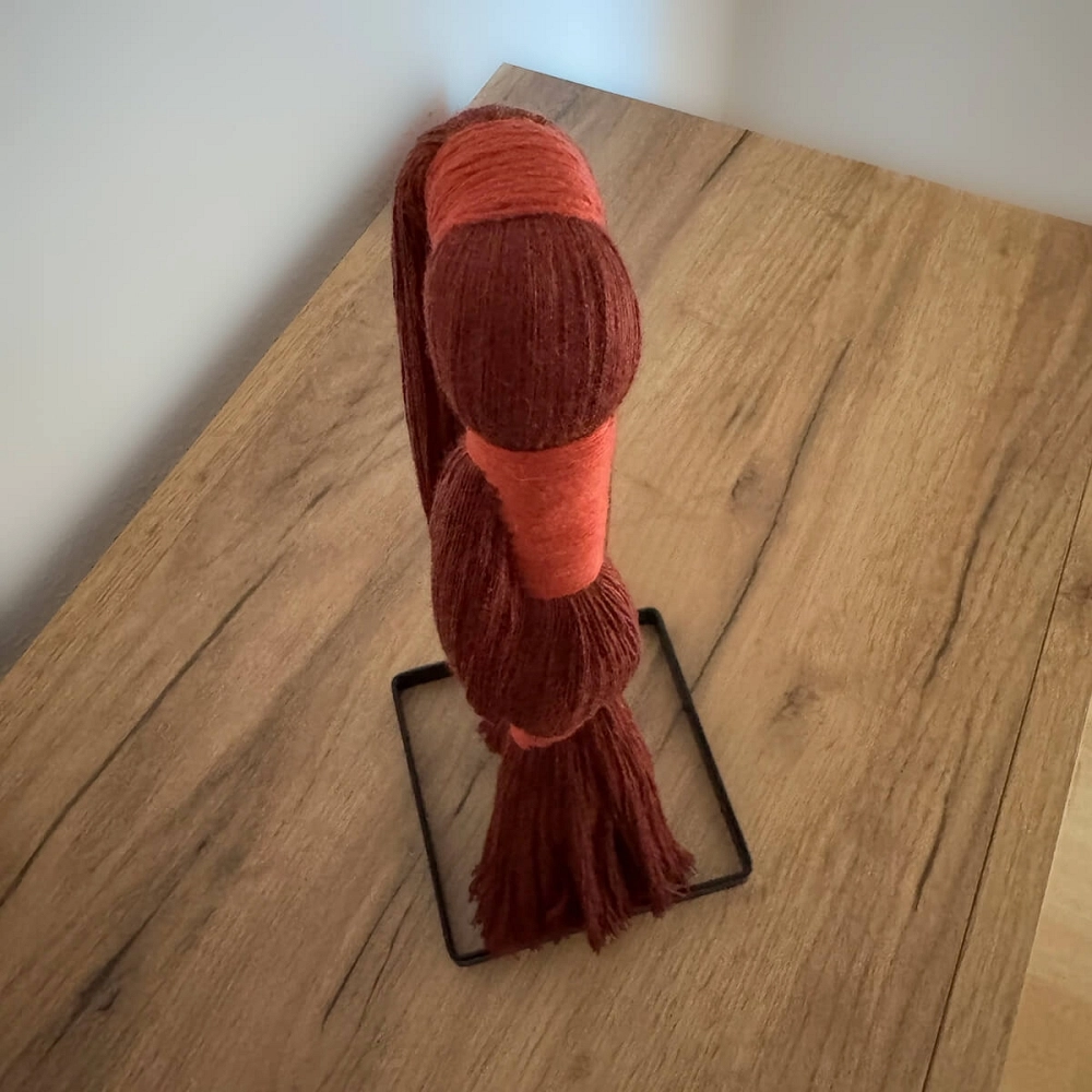 Susurro Coral Escultura textil de mesa en bambú