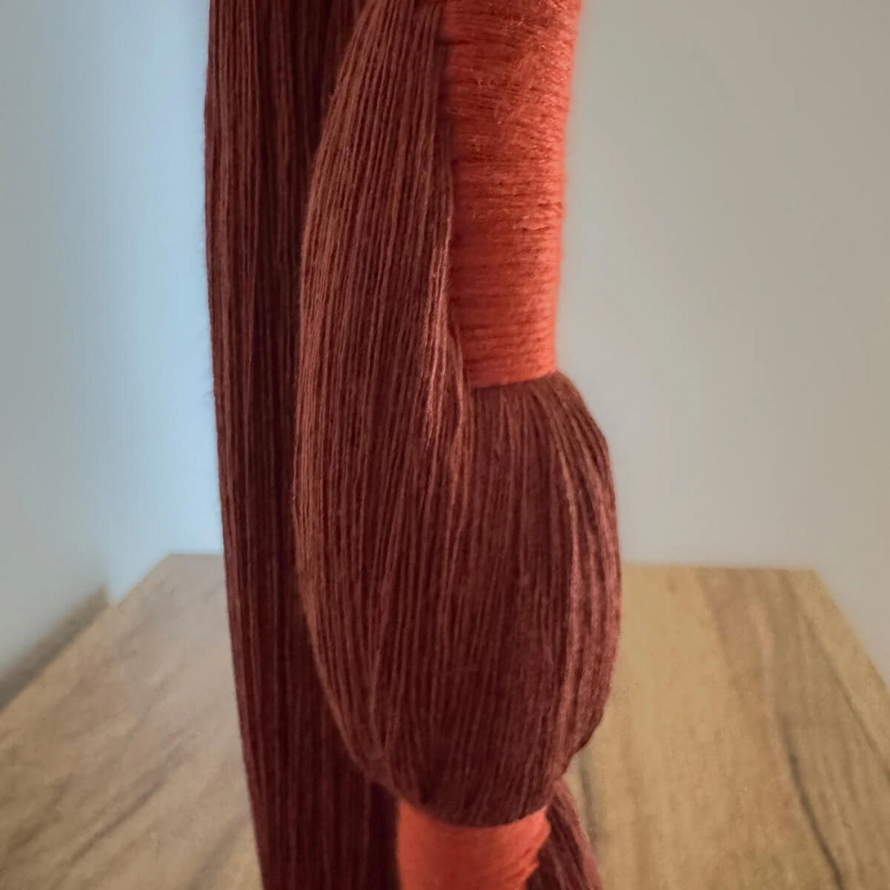 Susurro Coral Escultura textil de mesa en bambú