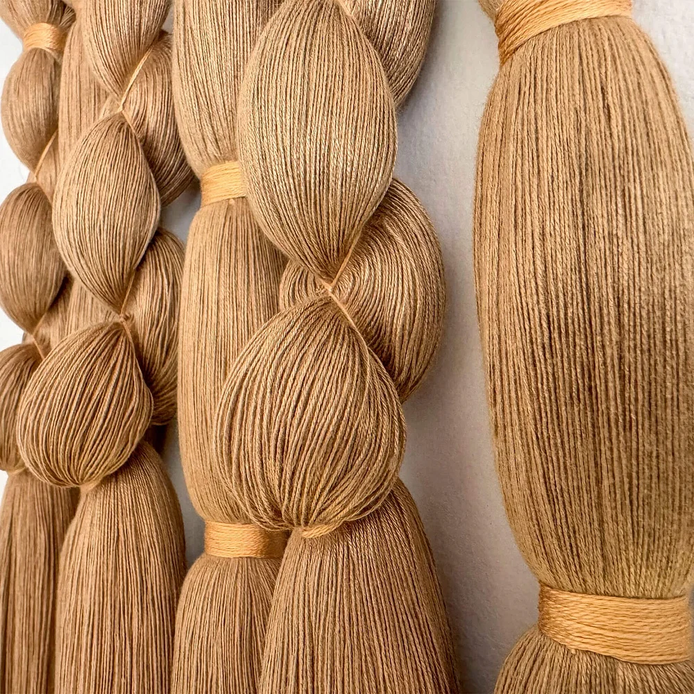 Tapisserie Senda. Pièce mural artisanal en fibres naturelles Tapisserie Senda. Pièce mural artisanal en fibres naturelles