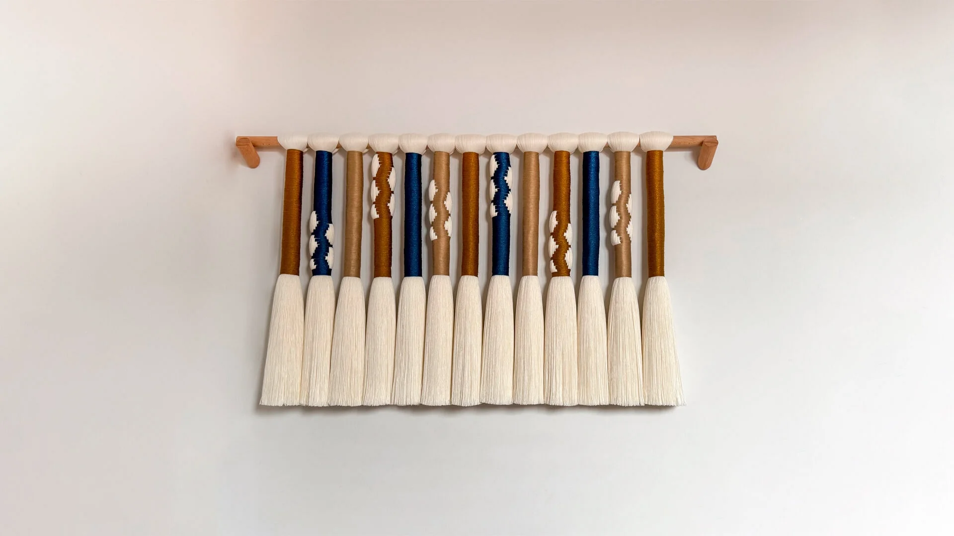 Tapiz Eramar. Tapiz artesanal en bambú y lino Tapiz Eramar. Tapiz artesanal en bambú y lino
